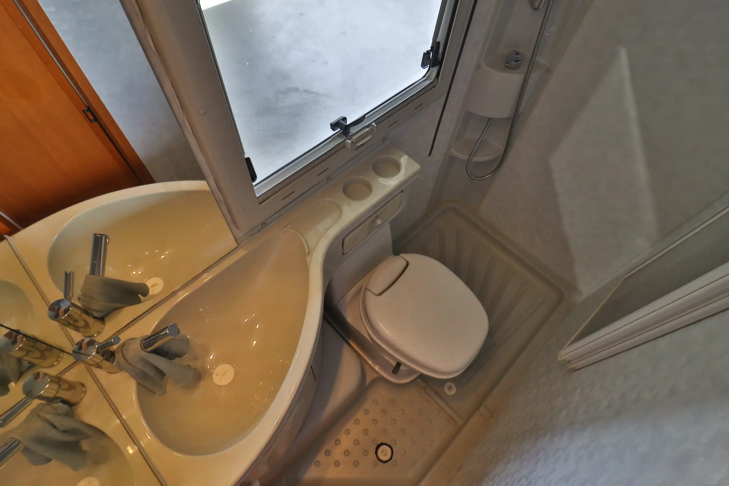 ADRIA Adratik Coral 590 DS